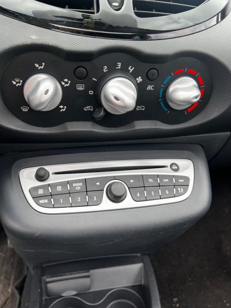 RENAULT TWINGO 2 2012