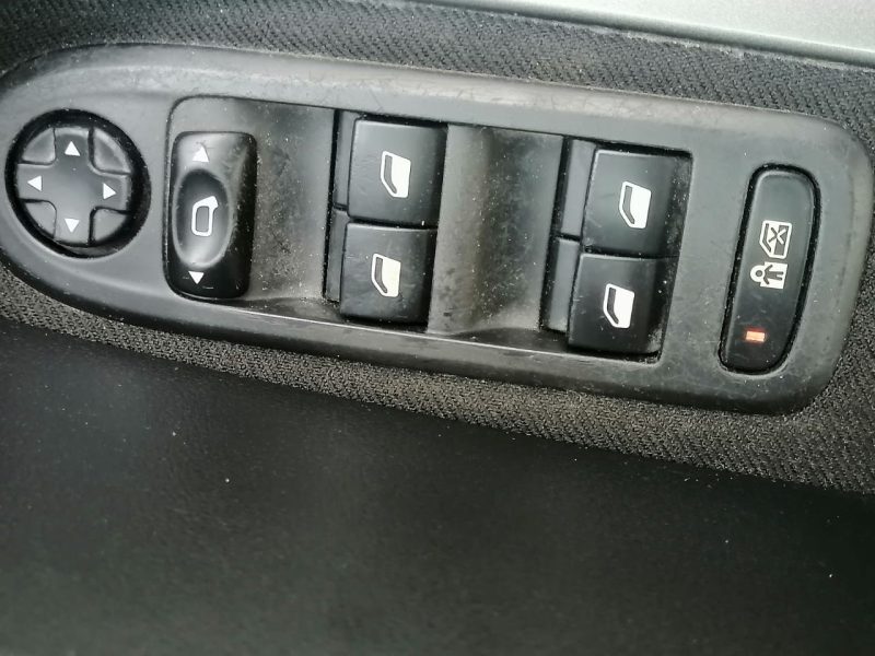 PEUGEOT 308 SW I 2011