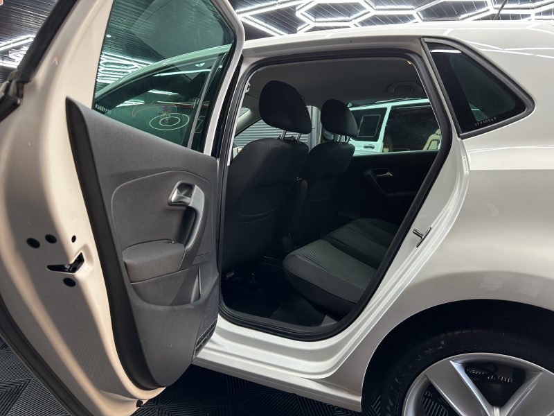 VOLKSWAGEN POLO V 2010