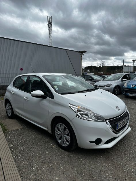 PEUGEOT 208 Société 2012