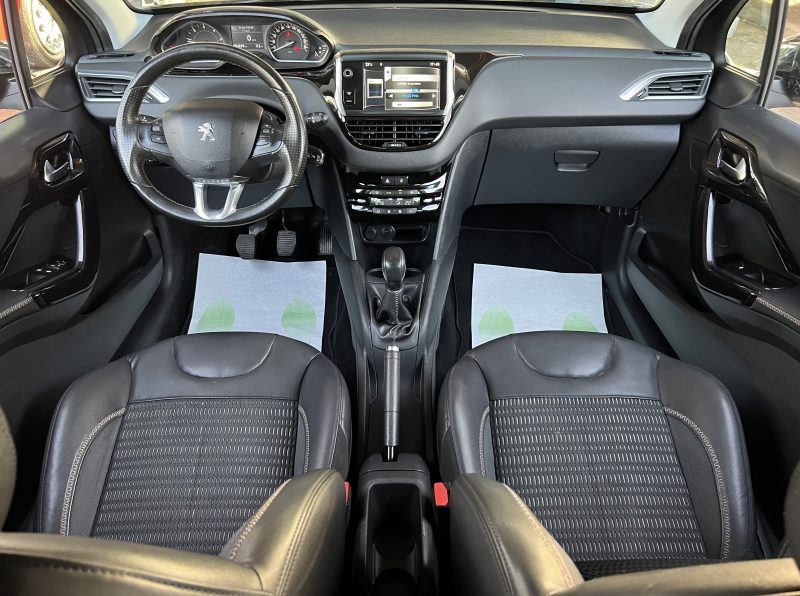 PEUGEOT 208 ALLURE 1.6 E HDI 92 Cv ECRAN TACTILE / BLUETOOTH REGULATEUR 5 PLACES - GARANTIE 1 AN