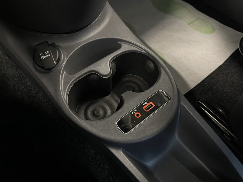 FIAT 500 PHASE 2 LOUNGE 1.2 69 TOIT PANORAMIQUE ECRAN TACTILE BLUETOOTH CRIT AIR 1 - GARANTIE 1 AN