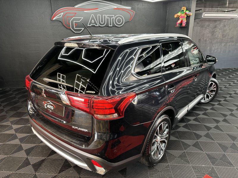 MITSUBISHI OUTLANDER III 2015