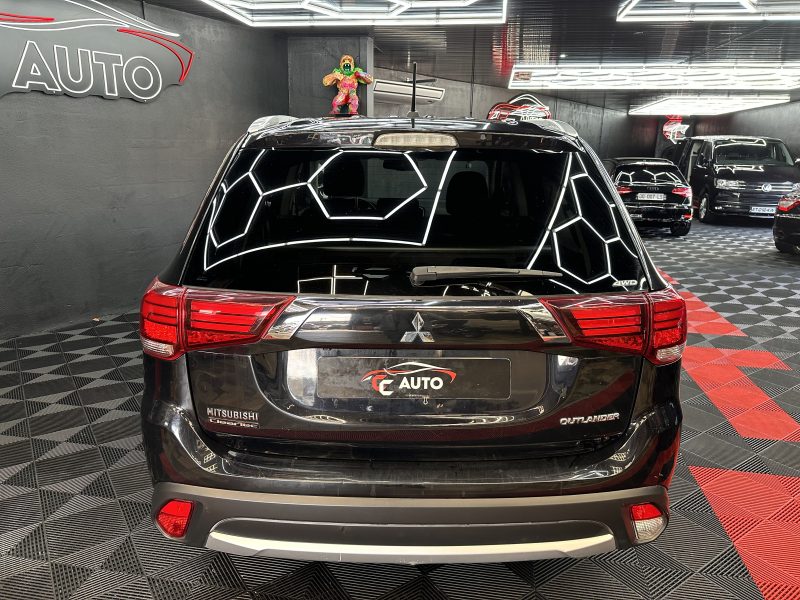 MITSUBISHI OUTLANDER III 2015