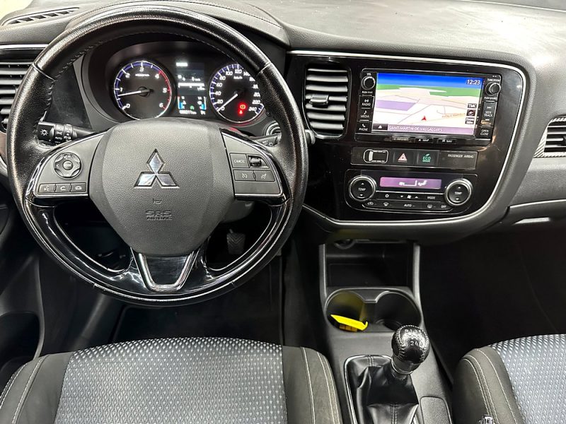 MITSUBISHI OUTLANDER III 2015