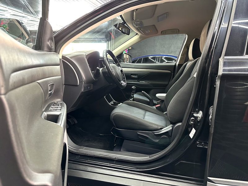 MITSUBISHI OUTLANDER III 2015