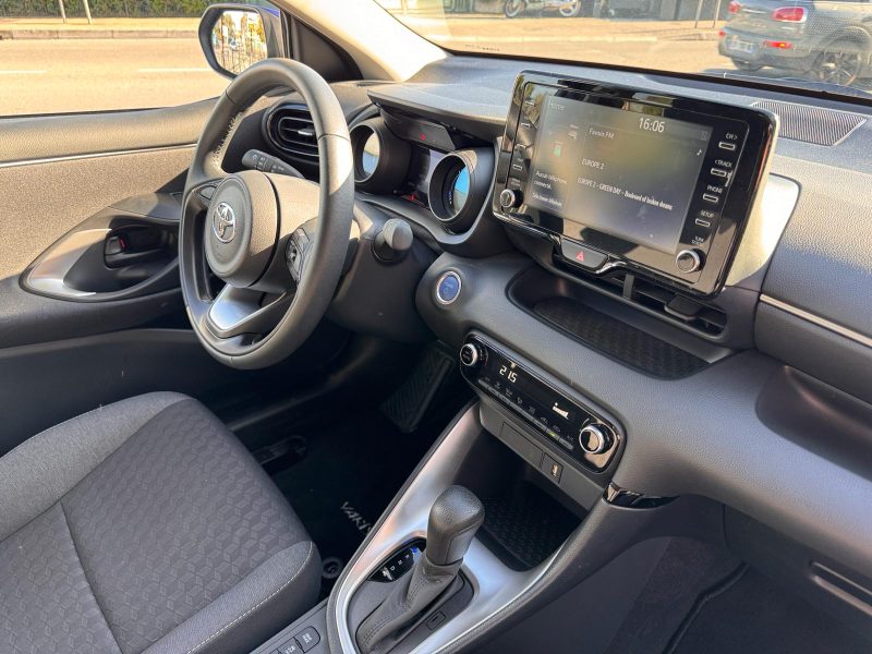 TOYOTA YARIS Hybrides