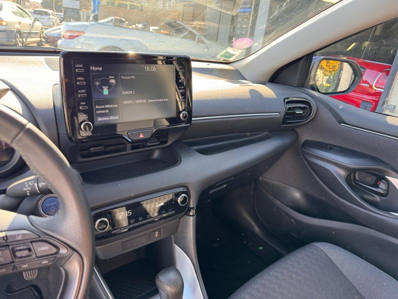 TOYOTA YARIS Hybrides