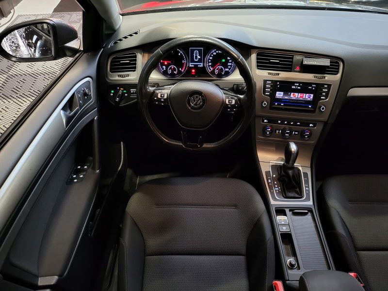 VOLKSWAGEN GOLF VII 1.6 TDI 110CV DSG 7 CONFORTLINE / CARPLAY / REGULATEUR ADAPTATIF / PARK PILOT AV