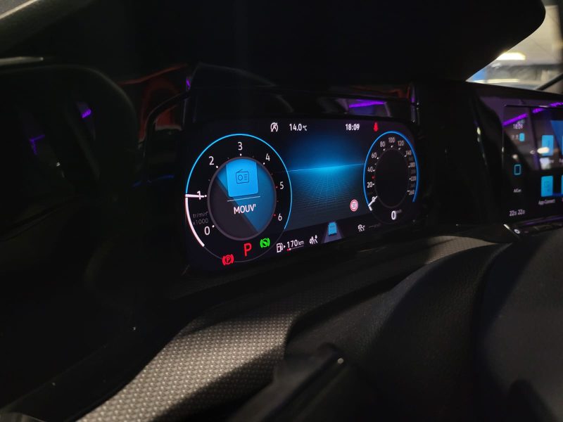 VOLKSWAGEN GOLF VIII 2.0 TDI 150cv DSG R LINE  VIRTUAL COCKPIT / PACK LUMIERE D'AMBIANCE / REGULATEU