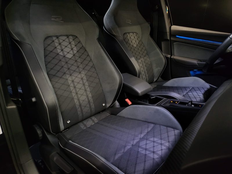 VOLKSWAGEN GOLF VIII 2.0 TDI 150cv DSG R LINE  VIRTUAL COCKPIT / PACK LUMIERE D'AMBIANCE / REGULATEU