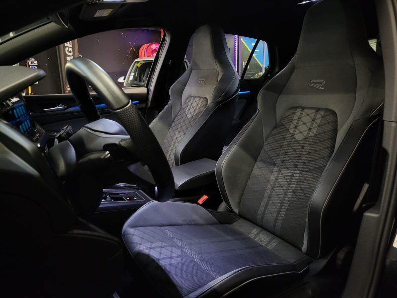 VOLKSWAGEN GOLF VIII 2.0 TDI 150cv DSG R LINE  VIRTUAL COCKPIT / PACK LUMIERE D'AMBIANCE / REGULATEU