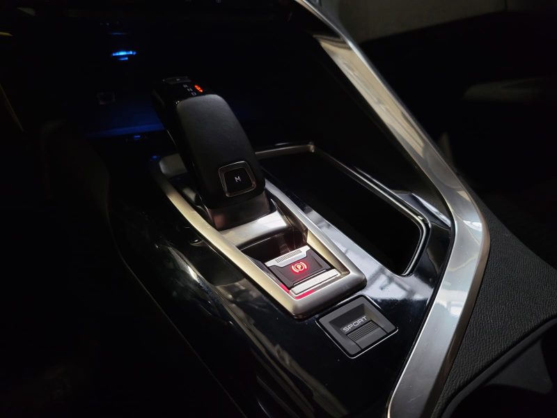 PEUGEOT 3008 1.5 BLUEHDI 130cv ACTIVE BUISNESS / VIRTUAL COCKPIT / 1ER MAIN ET SUIVI COMPLET PEUGEOT