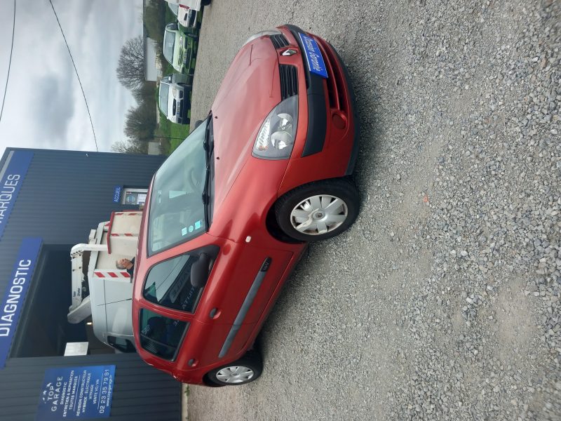 RENAULT CLIO II 