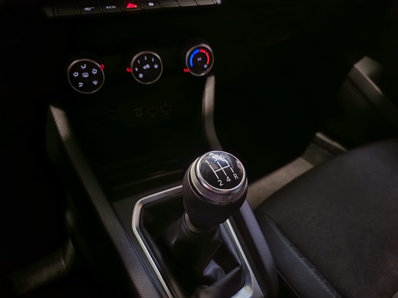 RENAULT CLIO V 1.0 TCe 100 Ch ZEN / CARPLAY / RADAR DE RECUL / ENTRETIEN RENAULT