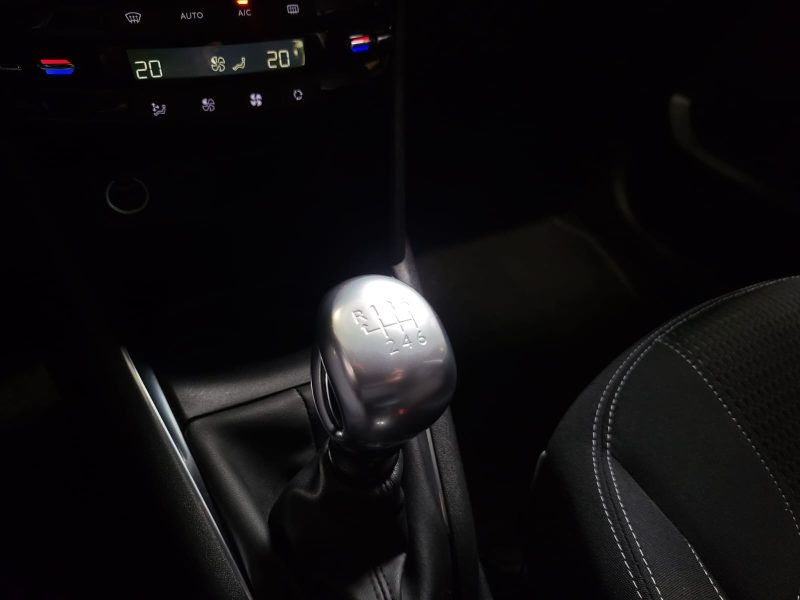 PEUGEOT 208 1.2 PURETECH 110cv BVM6 ALLURE APPLE CARPLAY / RADAR DE RECUL / SUIVI COMPLET PEUGEOT 