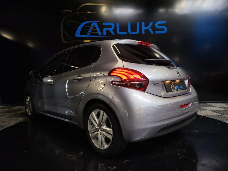 PEUGEOT 208 1.2 PURETECH 110cv BVM6 ALLURE APPLE CARPLAY / RADAR DE RECUL / SUIVI COMPLET PEUGEOT 