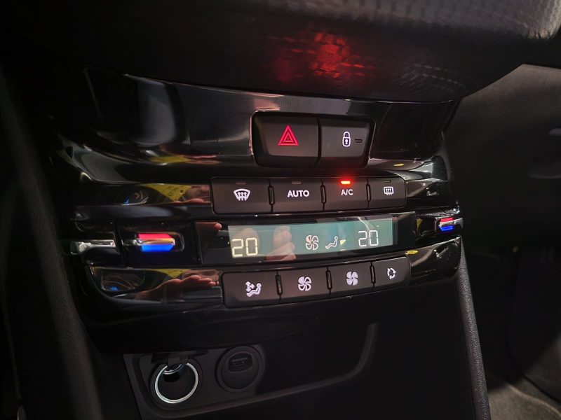 PEUGEOT 208 1.2 PURETECH 110cv BVM6 ALLURE APPLE CARPLAY / RADAR DE RECUL / SUIVI COMPLET PEUGEOT 