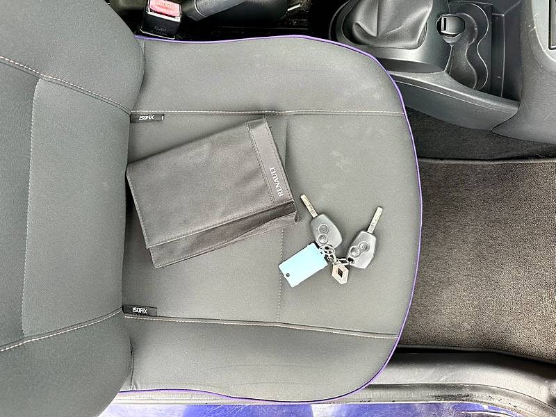 RENAULT TWINGO II 1.2 16v 75ch PURPLE