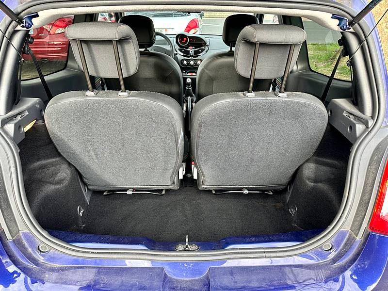 RENAULT TWINGO II 1.2 16v 75ch PURPLE