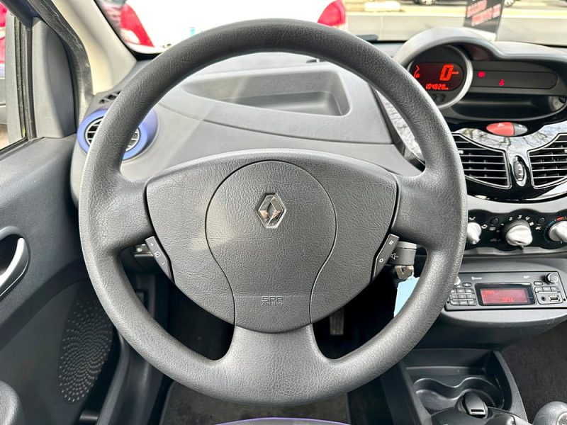RENAULT TWINGO II 1.2 16v 75ch PURPLE