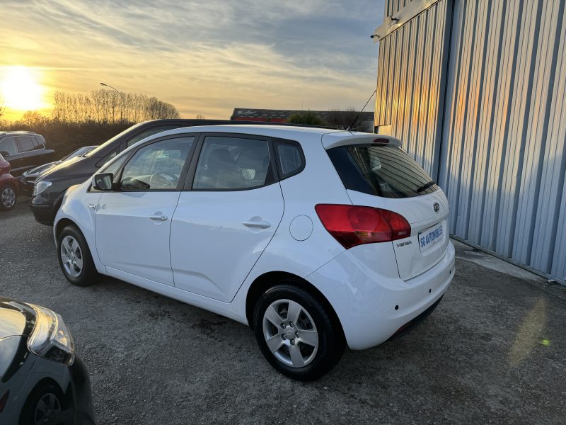 KIA VENGA 2011