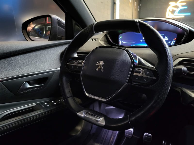 PEUGEOT 5008 1.2 PURETECH 130CV BVM6 GT / SUIVI COMPLET / CARPLAY / KEYLESS / LUMIERE D\'AMBIENCE