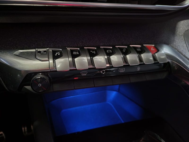 PEUGEOT 5008 1.2 PURETECH 130CV BVM6 GT / SUIVI COMPLET / CARPLAY / KEYLESS / LUMIERE D\'AMBIENCE