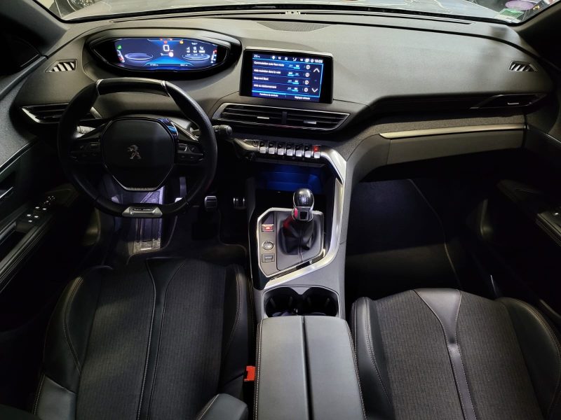 PEUGEOT 5008 1.2 PURETECH 130CV BVM6 GT / SUIVI COMPLET / CARPLAY / KEYLESS / LUMIERE D\'AMBIENCE