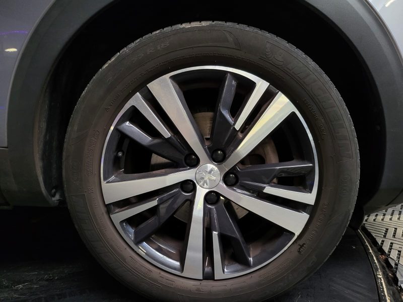 PEUGEOT 5008 1.2 PURETECH 130CV BVM6 GT / SUIVI COMPLET / CARPLAY / KEYLESS / LUMIERE D\'AMBIENCE