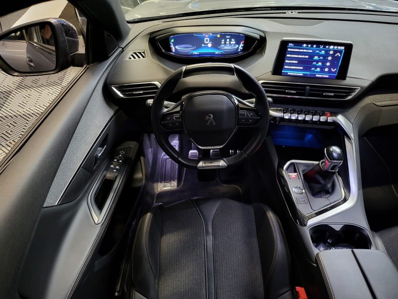 PEUGEOT 5008 1.2 PURETECH 130CV BVM6 GT / SUIVI COMPLET / CARPLAY / KEYLESS / LUMIERE D\'AMBIENCE