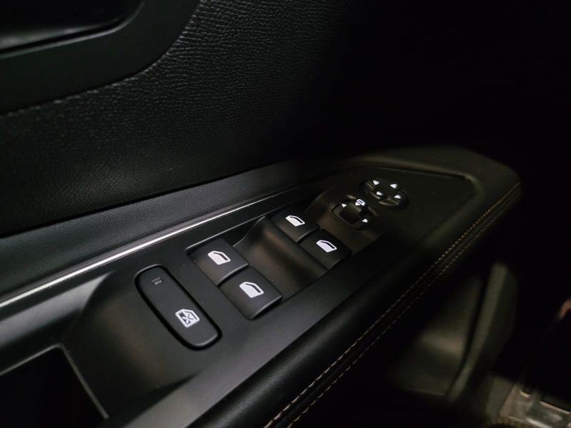 PEUGEOT 5008 1.2 PURETECH 130CV BVM6 GT / SUIVI COMPLET / CARPLAY / KEYLESS / LUMIERE D\'AMBIENCE