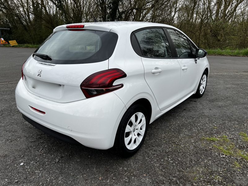 PEUGEOT 208 I 2017