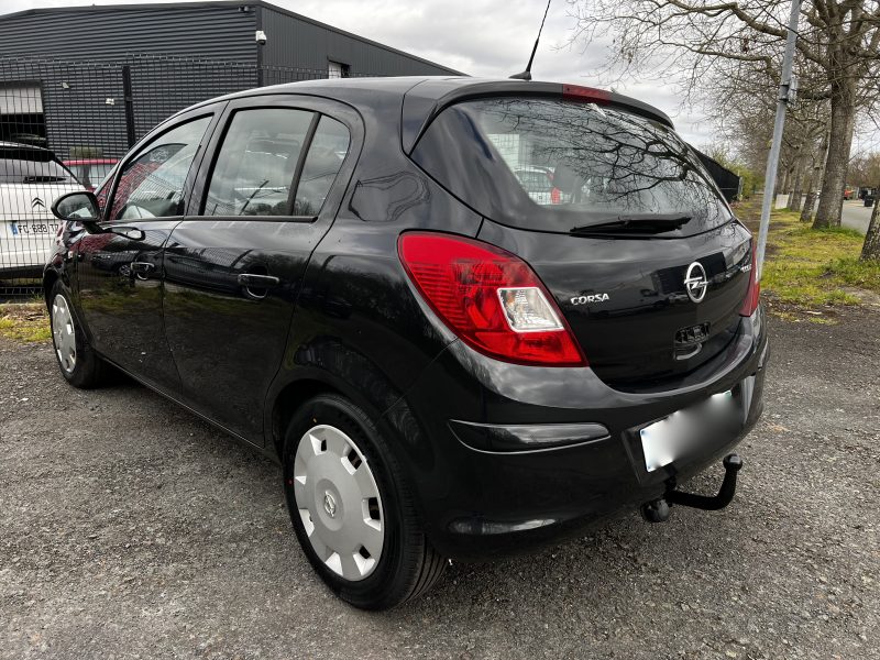 OPEL CORSA E 2014