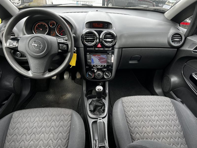 OPEL CORSA E 2014