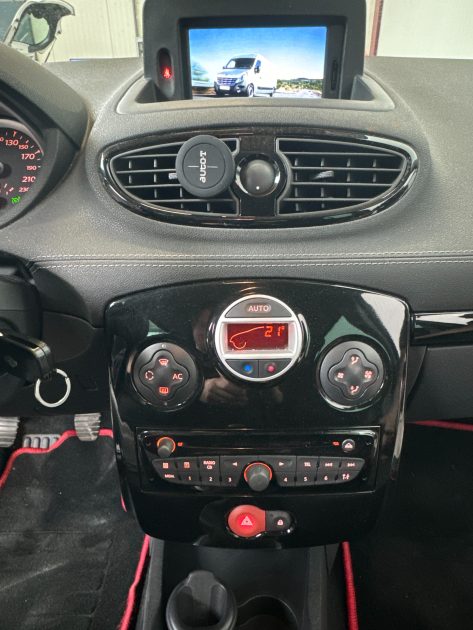 RENAULT CLIO III ESTATE 2011