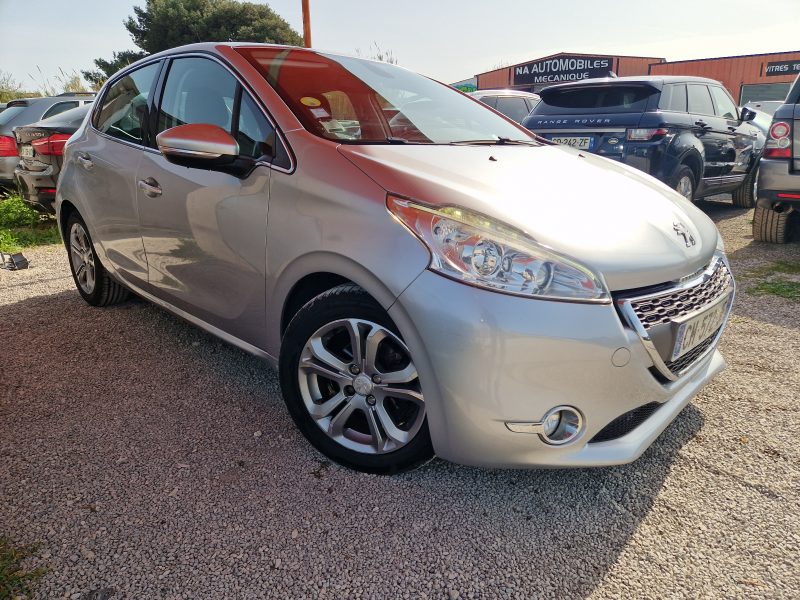 PEUGEOT 208 1,4HDI 68CH ALLURE 2012