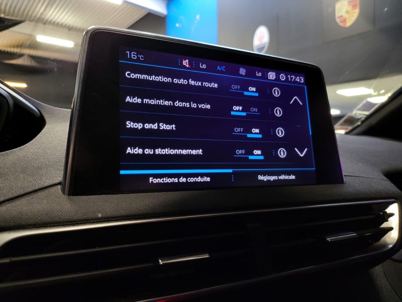 PEUGEOT 3008 2.0 BLUE HDI 150 GT LINE I-COCKPIT / APPLE CARPLAY / TOIT OUVRANT / SUIVI PEUGEOT