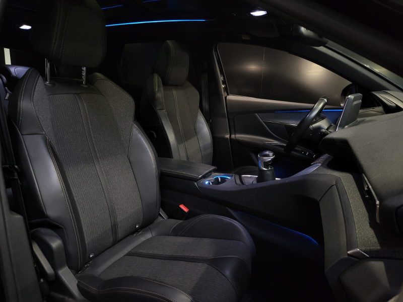 PEUGEOT 3008 2.0 BLUE HDI 150 GT LINE I-COCKPIT / APPLE CARPLAY / TOIT OUVRANT / SUIVI PEUGEOT