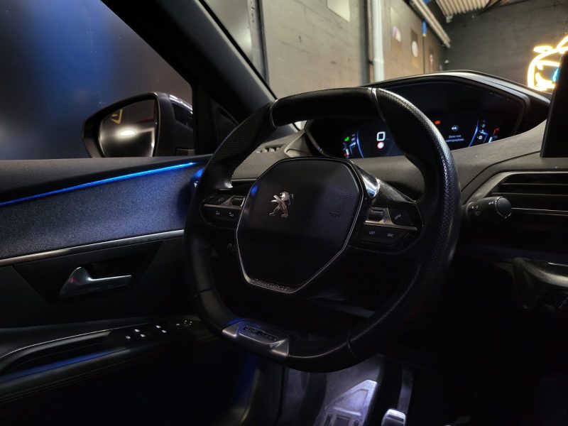PEUGEOT 3008 2.0 BLUE HDI 150 GT LINE I-COCKPIT / APPLE CARPLAY / TOIT OUVRANT / SUIVI PEUGEOT