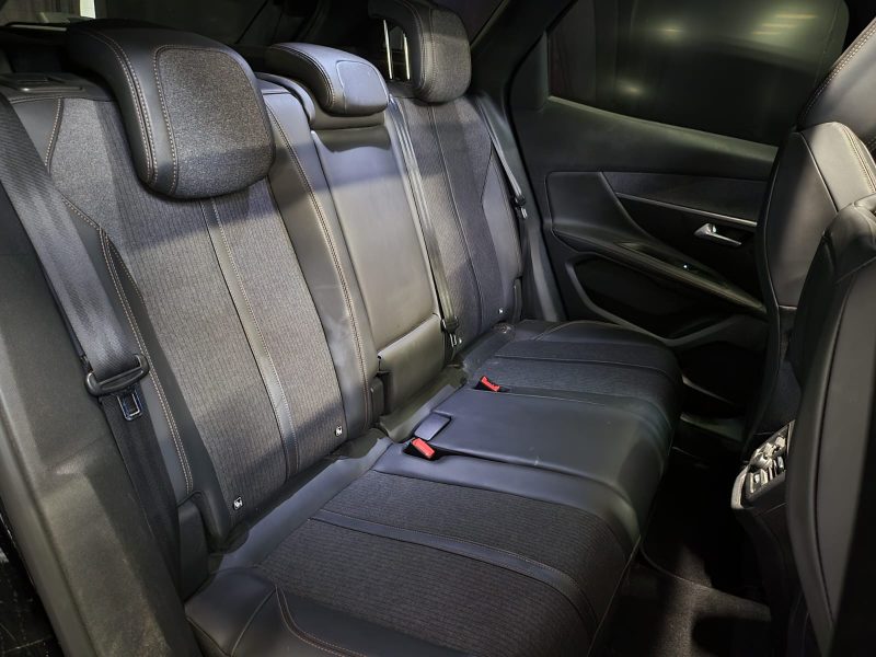 PEUGEOT 3008 2.0 BLUE HDI 150 GT LINE I-COCKPIT / APPLE CARPLAY / TOIT OUVRANT / SUIVI PEUGEOT