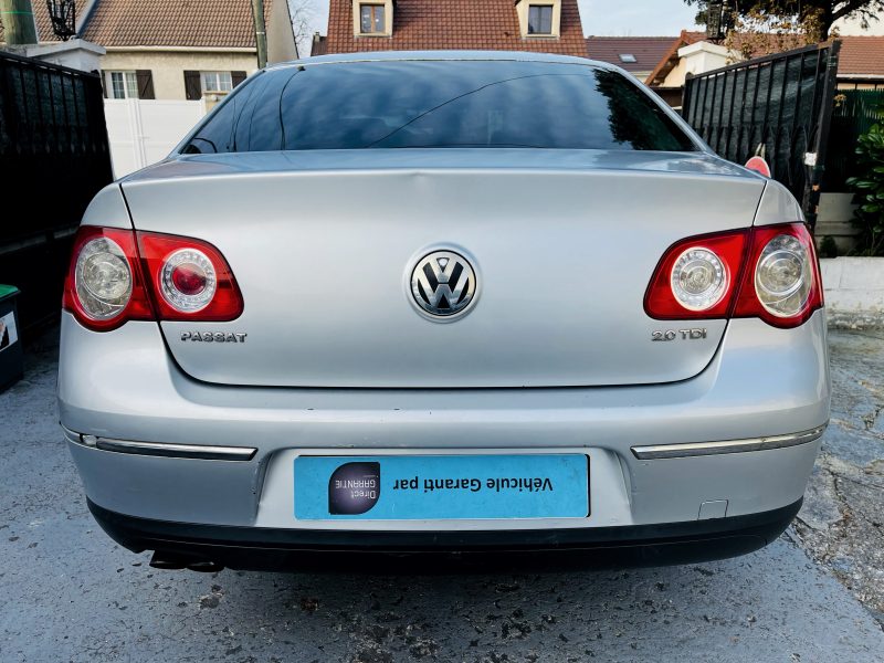 VOLKSWAGEN PASSAT  2005