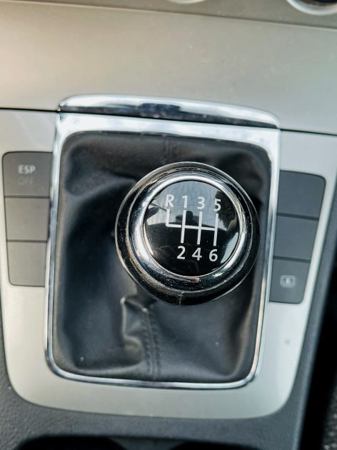 VOLKSWAGEN PASSAT  2005