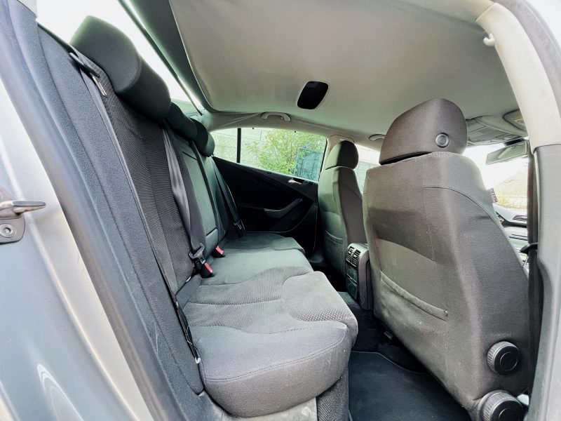 VOLKSWAGEN PASSAT  2005