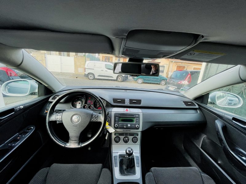 VOLKSWAGEN PASSAT  2005