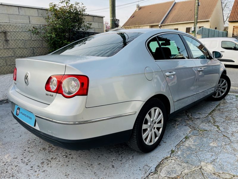 VOLKSWAGEN PASSAT  2005