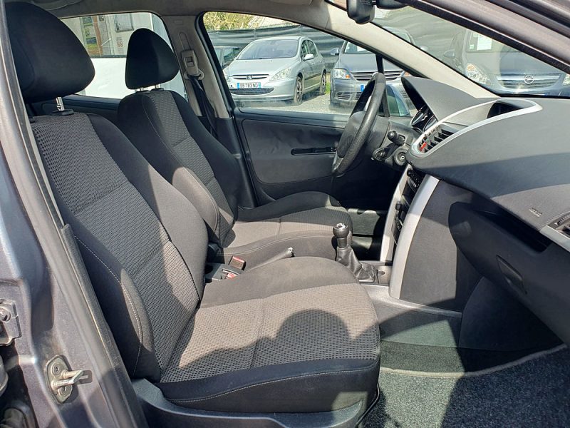 PEUGEOT 207 2009