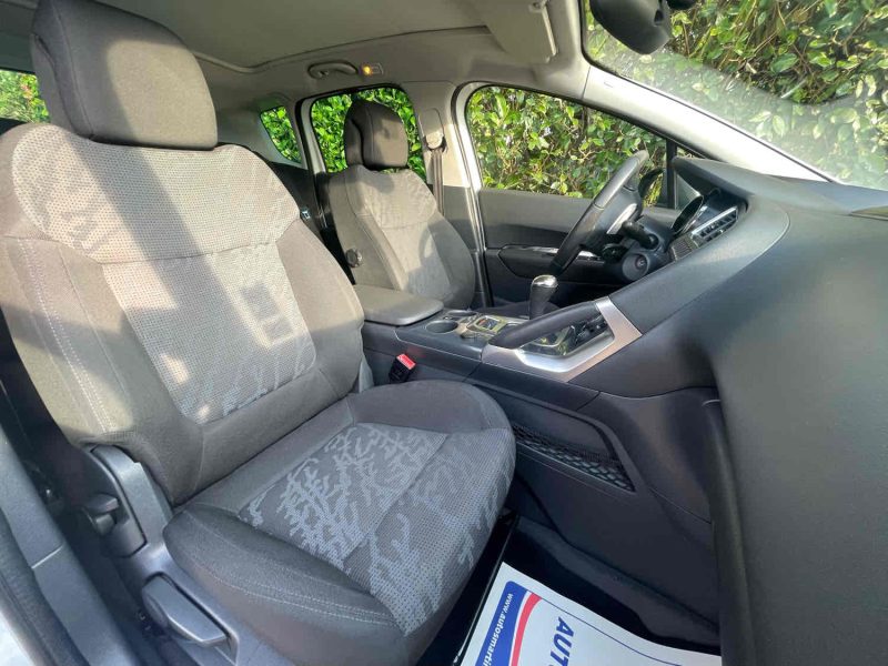 PEUGEOT 3008 Monospace 2011 1.6 HDi 112cv