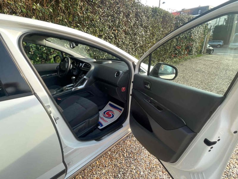 PEUGEOT 3008 Monospace 2011 1.6 HDi 112cv