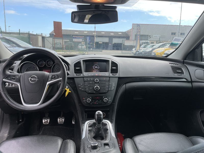 OPEL INSIGNIA 2010